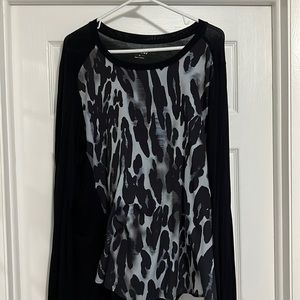 Women’s extra large apt 9 long sleeve Shirt